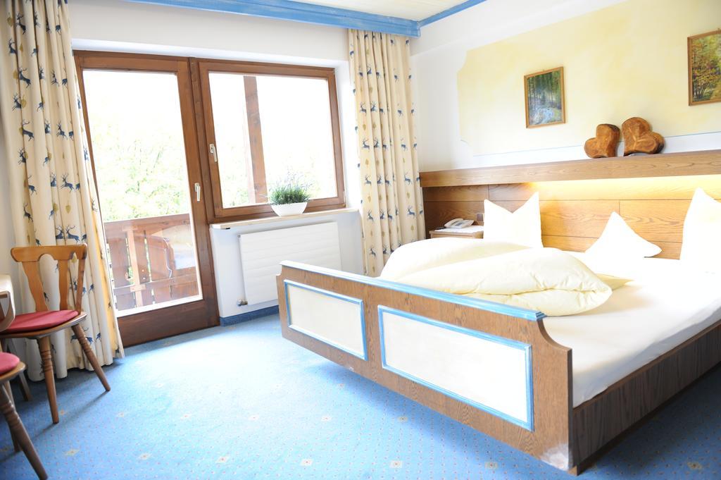 Das Naturhotel Die Eng هينتيريس الغرفة الصورة